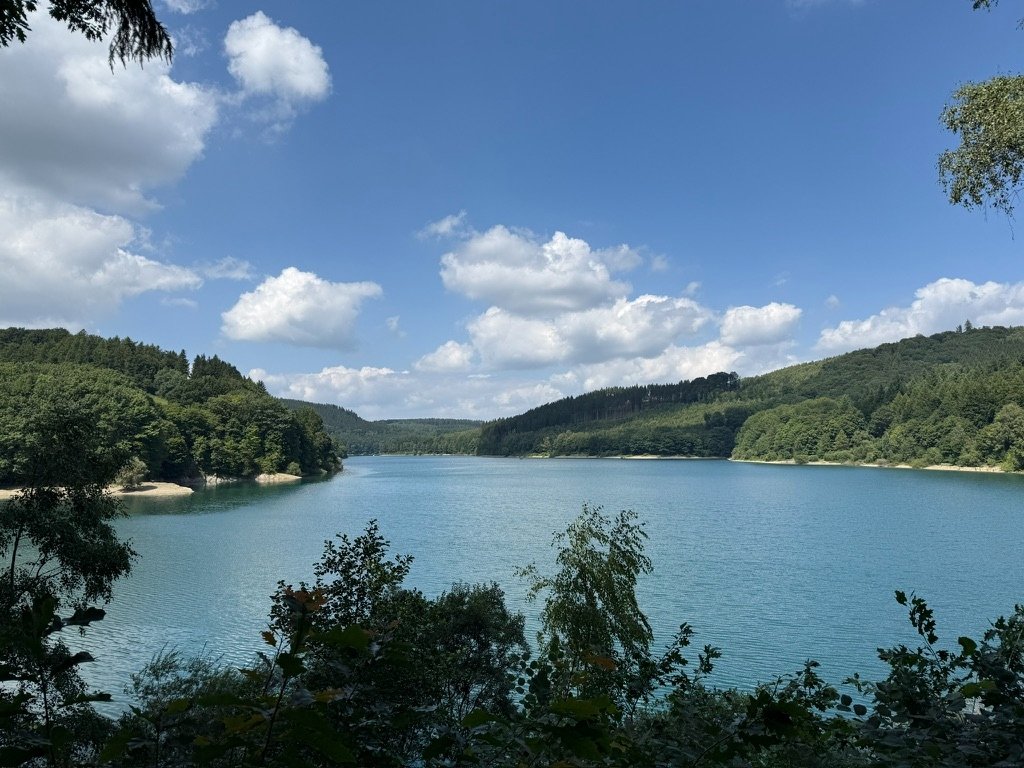 Weiter Blick auf den Hennesee